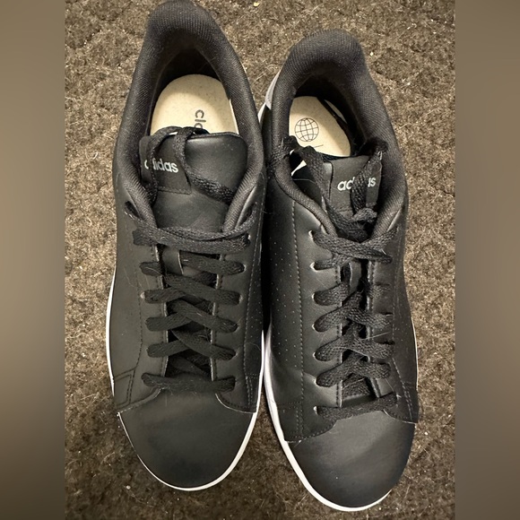 Adidas Advantage Shoes LIKE NEW - Picture 2 of 7
